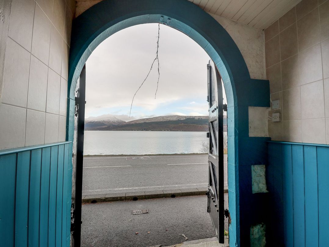 Newton Hall - Sleeps 18