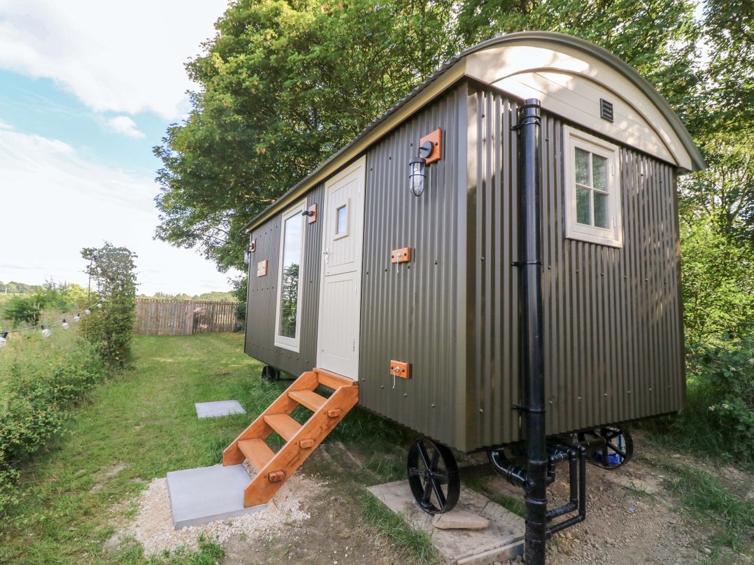 Kingfisher Hut