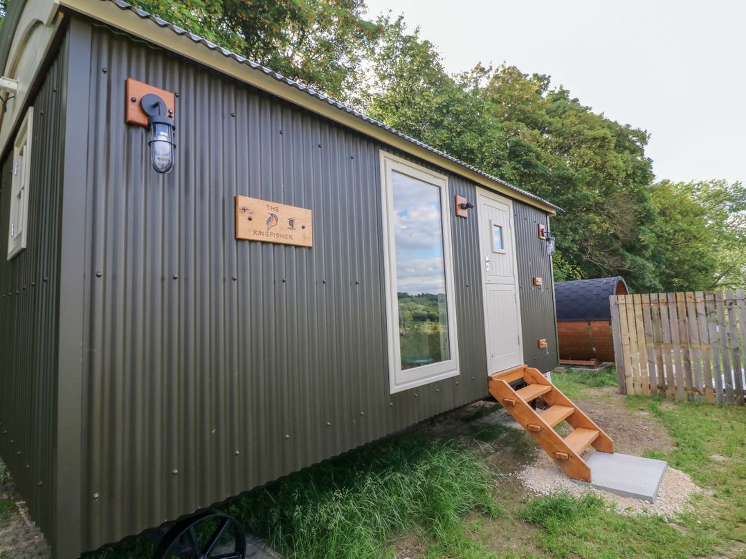 Kingfisher Hut
