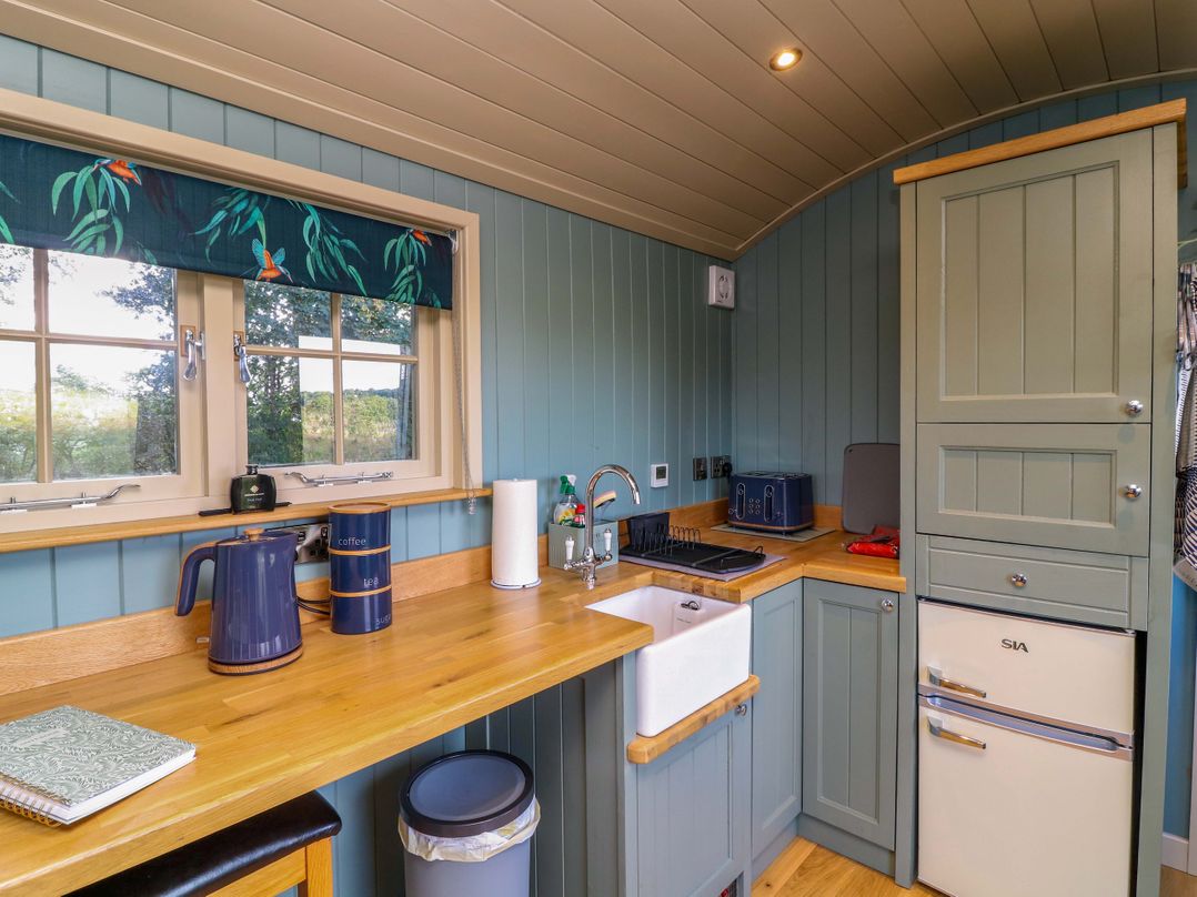 Kingfisher Hut