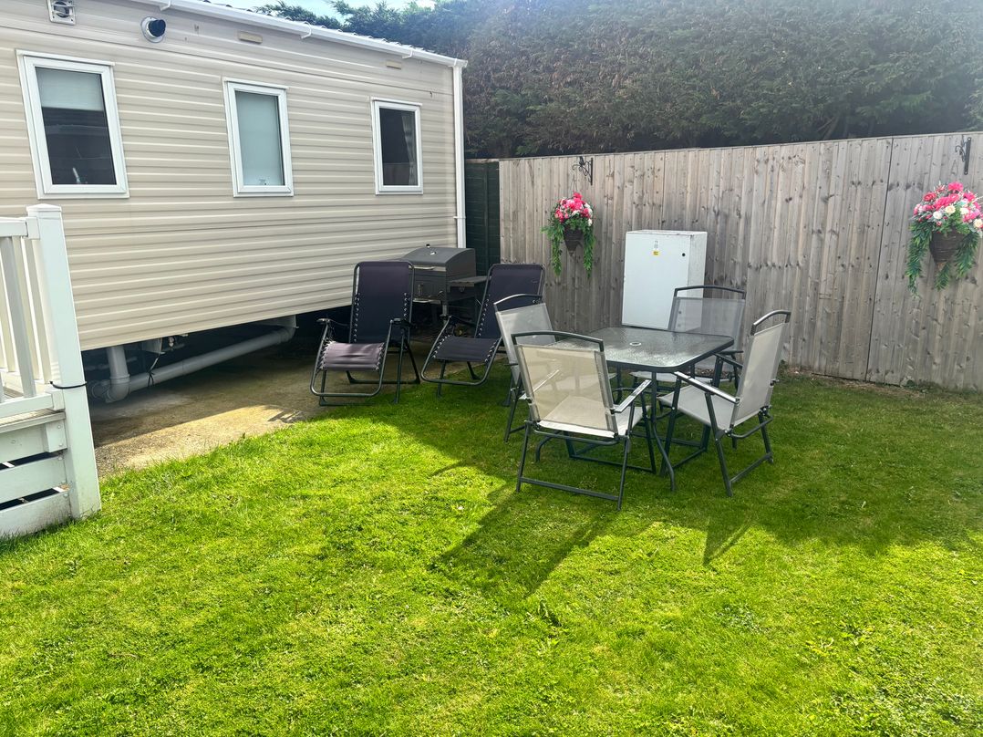 The Beachside Hideout - St Michaels Caravan Park