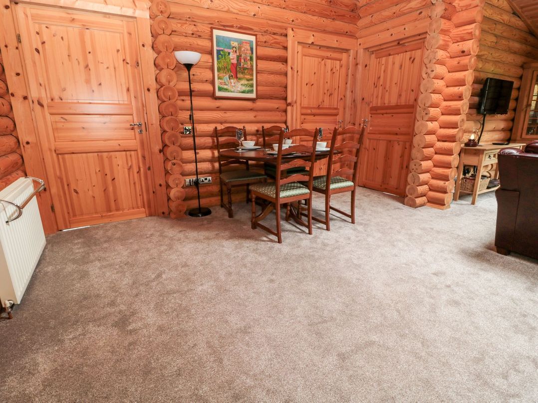 Little Bears Hideaway @ 23 Lakeside