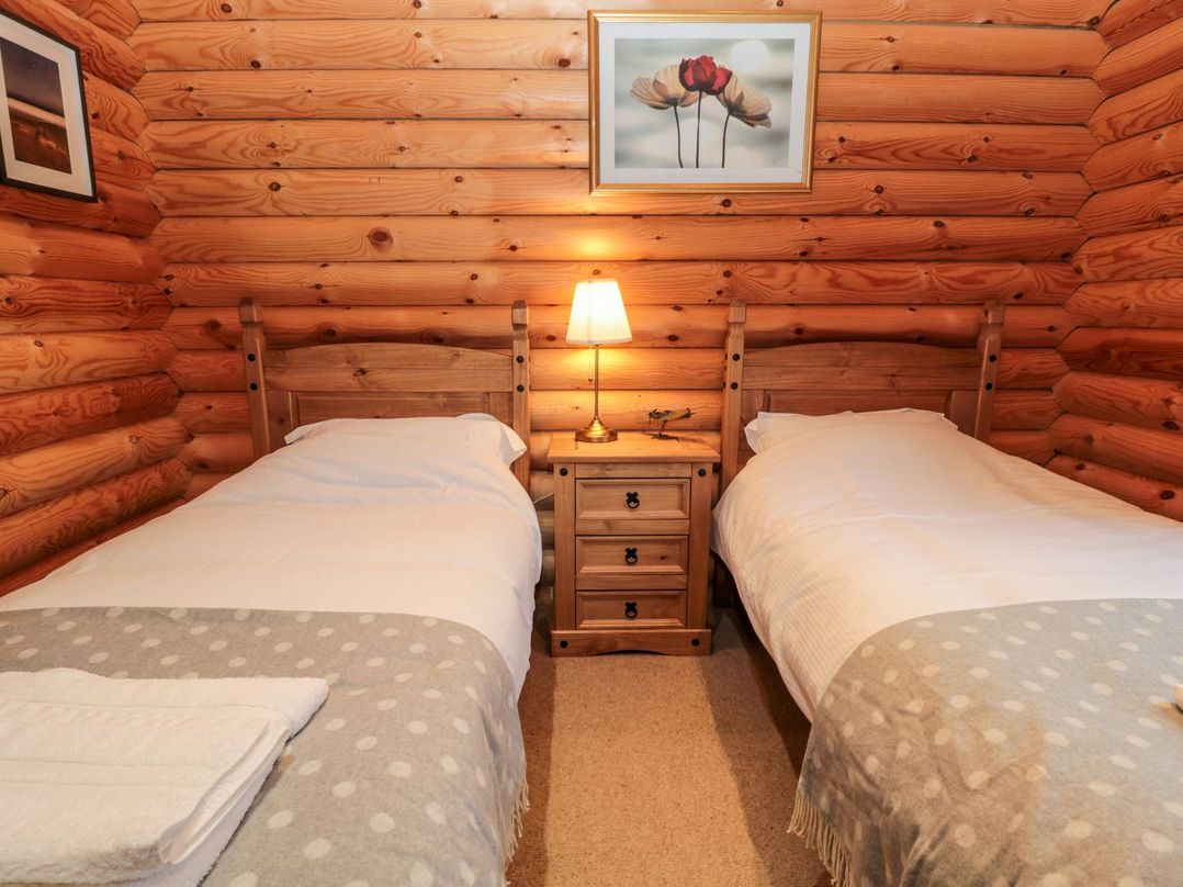 Little Bears Hideaway @ 23 Lakeside