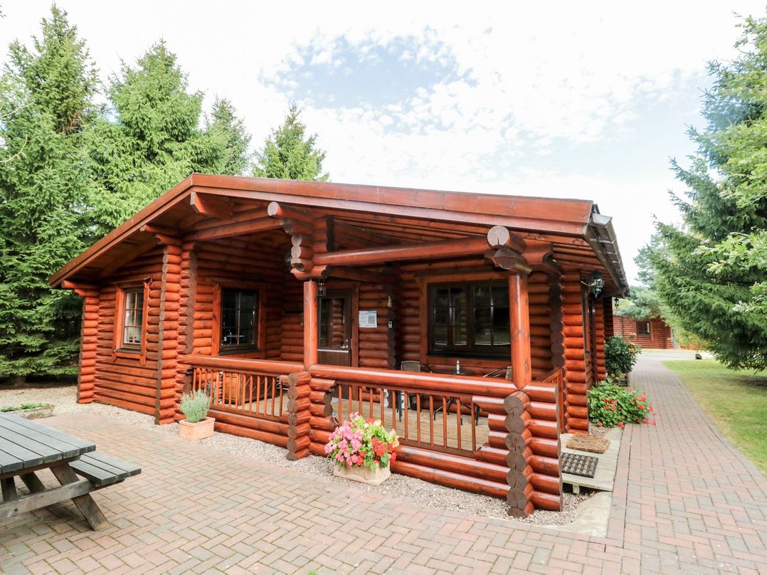 Little Bears Hideaway @ 23 Lakeside