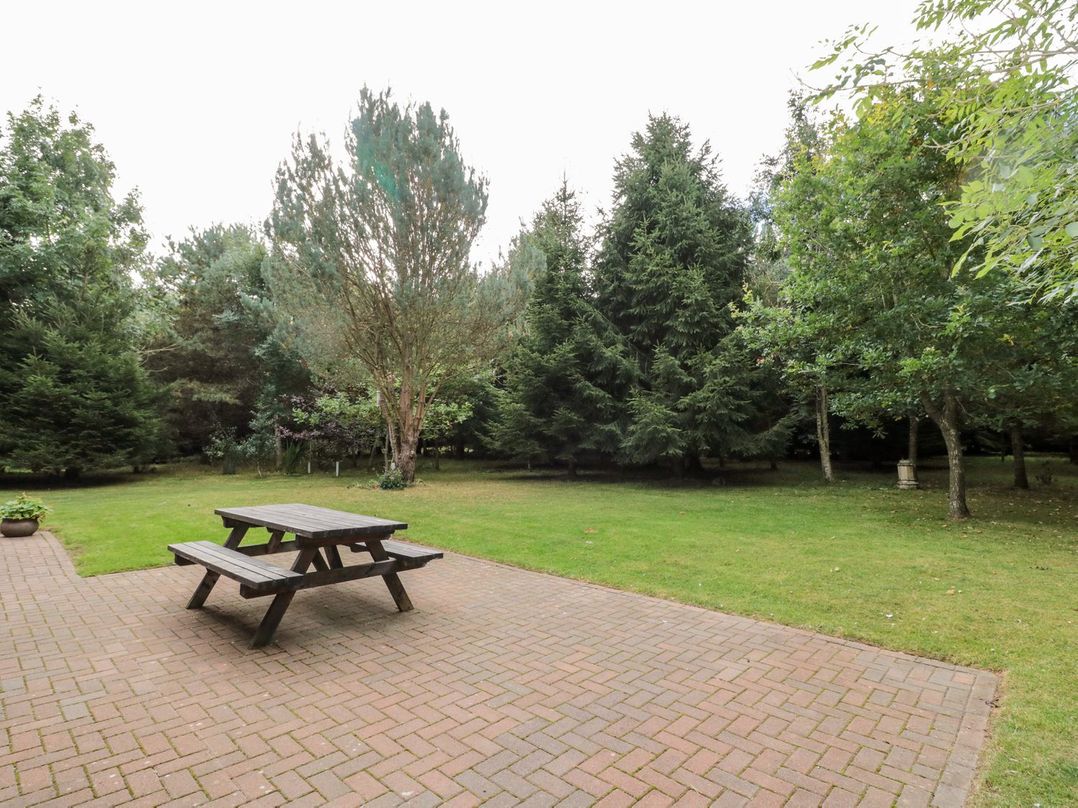 Little Bears Hideaway @ 23 Lakeside