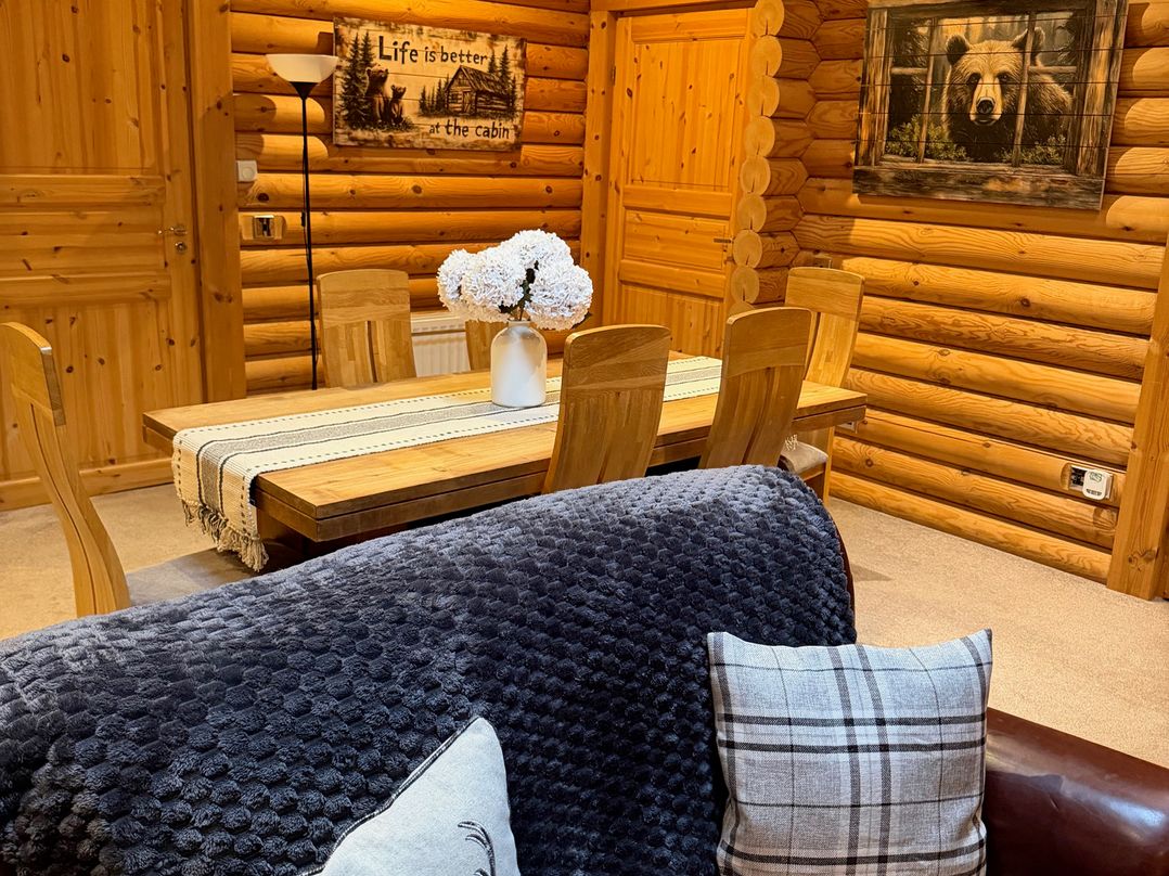 Little Bears Hideaway @ 23 Lakeside