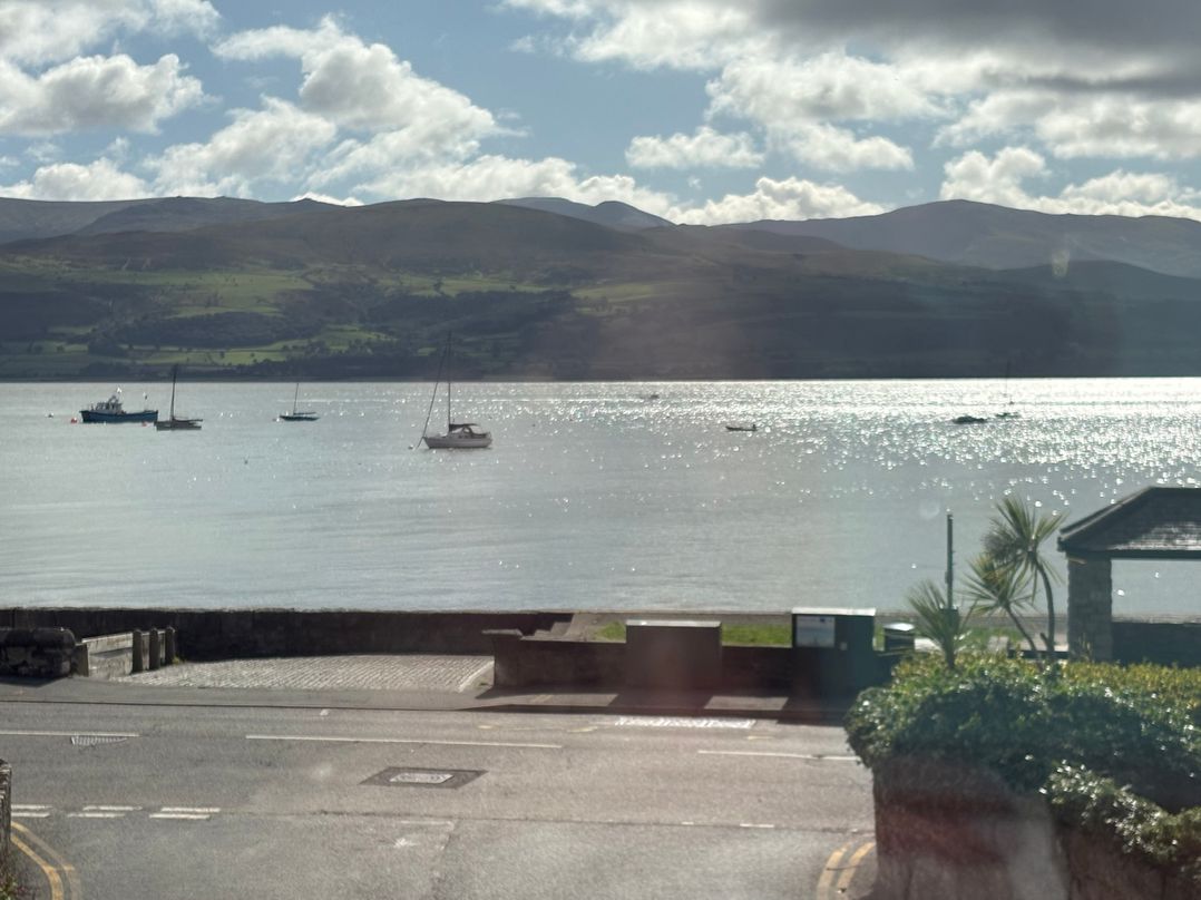 Bryn Y Mor