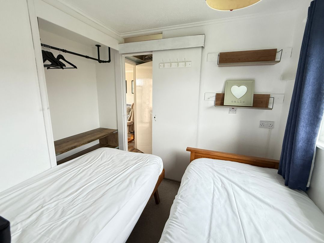 300 California Sands