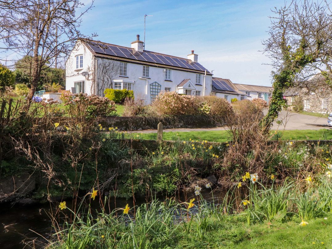 Ty Crigyll, Caergeiliog - Sleeps 6 guests