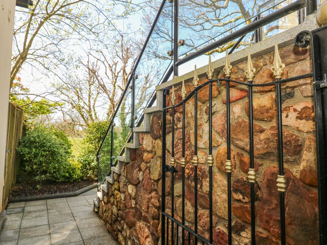 Rose Apartment - Gower
