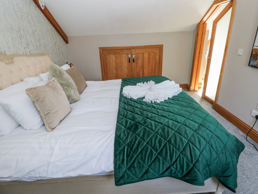 Rose Apartment - Gower
