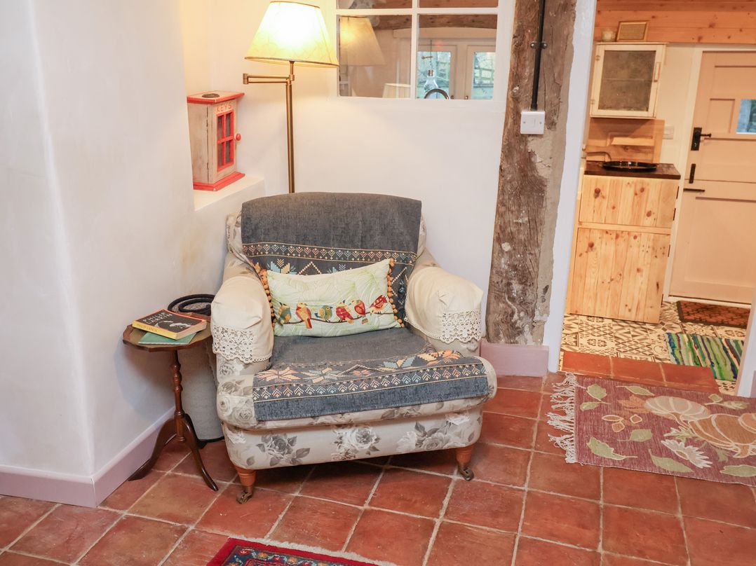 The Hare & the Bumblebee Cottage