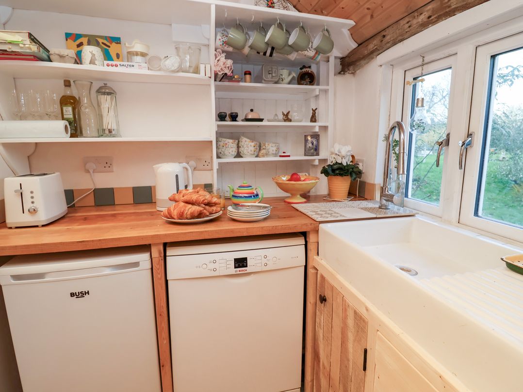 The Hare & the Bumblebee Cottage