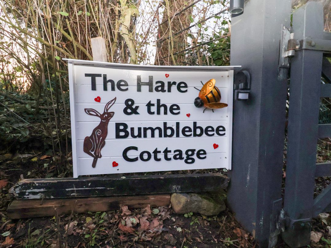 The Hare & the Bumblebee Cottage