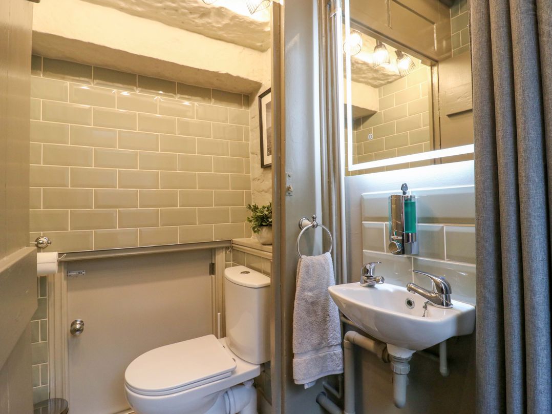 1A Coastguard Cottages