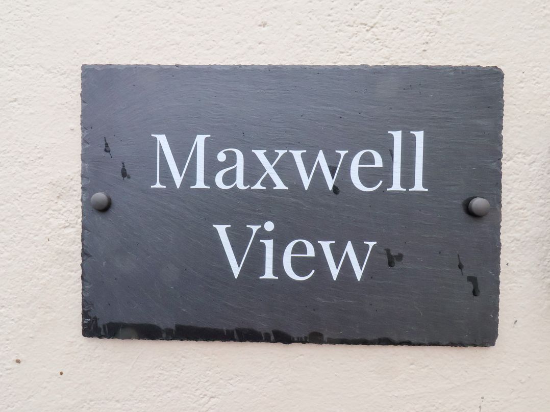 Maxwell View