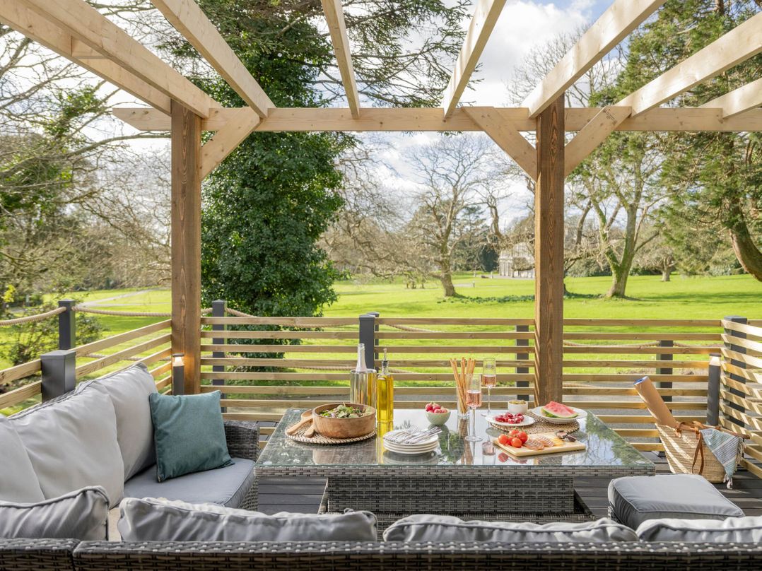 Lowarth Lodge Spa Pet