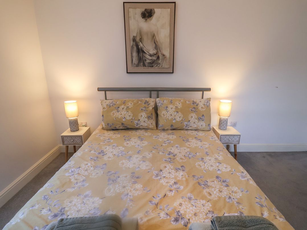 Stylish Central Ipswich Apartment Near the Waterfront with Parking