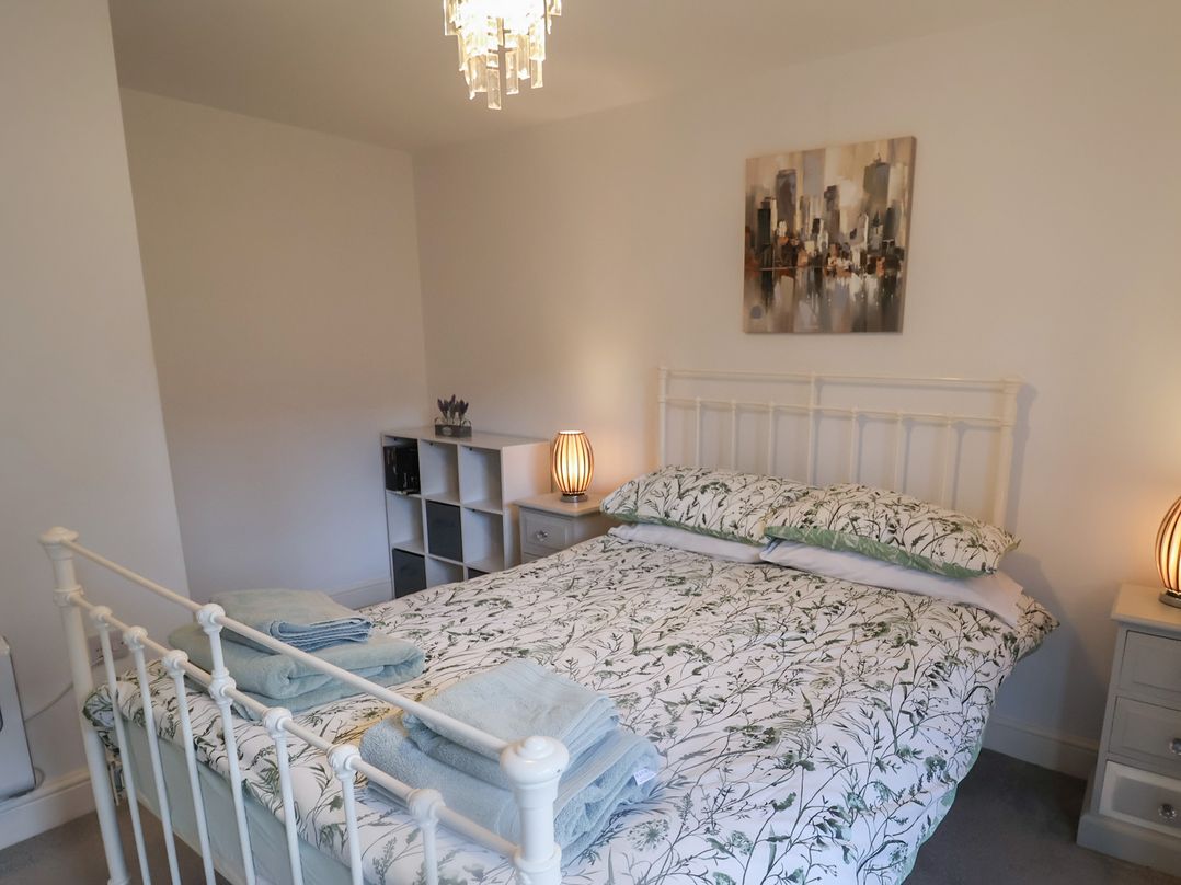 Stylish Central Ipswich Apartment Near the Waterfront with Parking