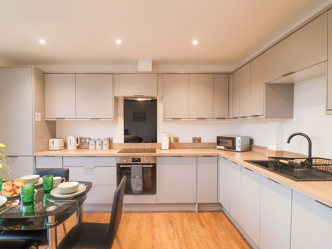 Stylish Felixstowe Apartment with Fabulous Sea Views