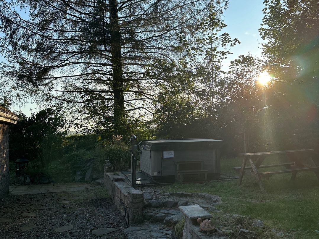 Whispering Trees Cottage