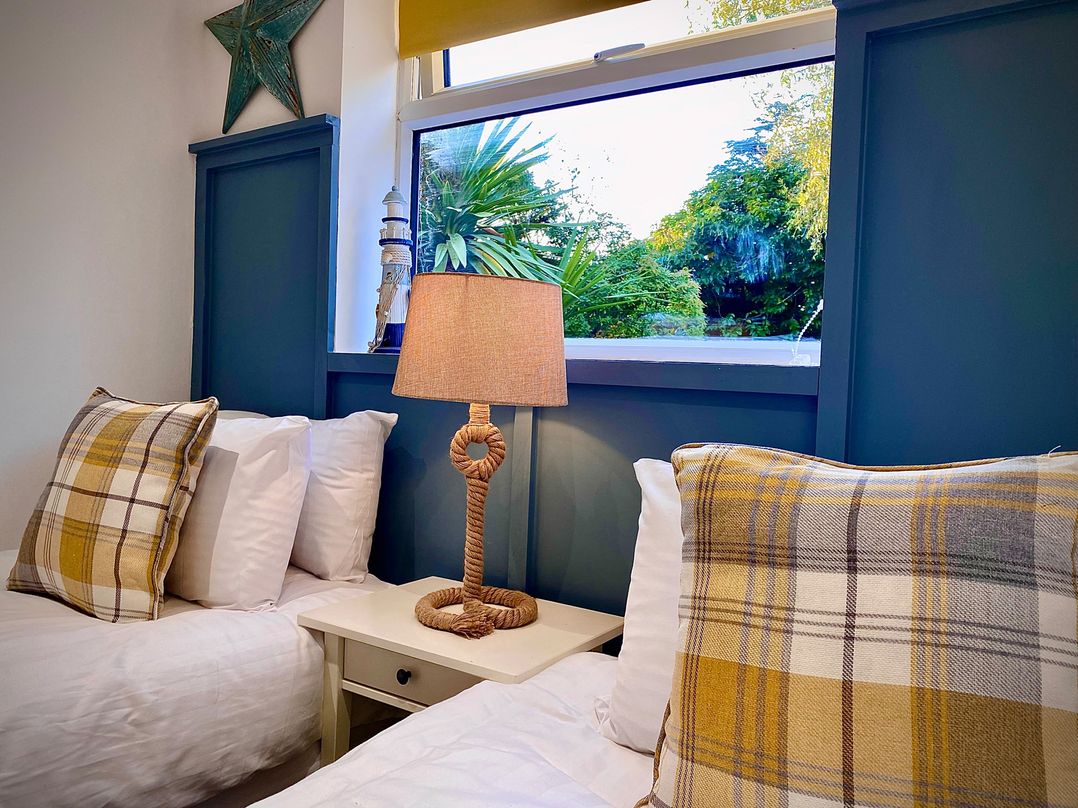 Anchor Hot Tub Suite