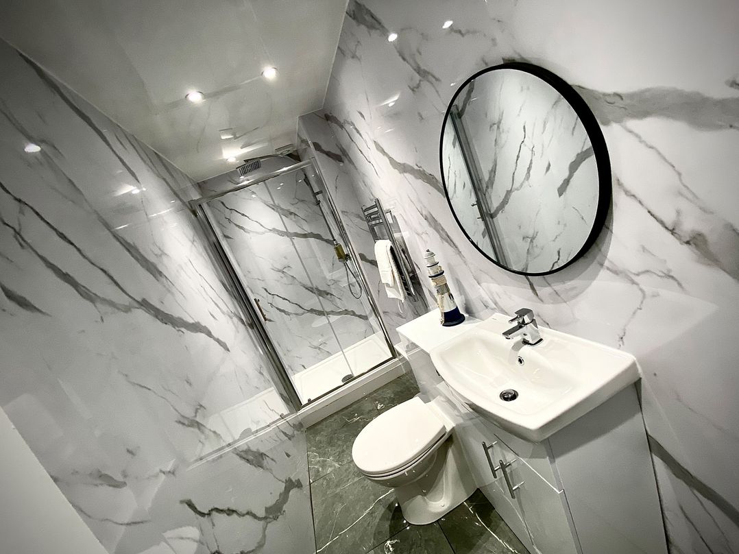 Anchor Hot Tub Suite