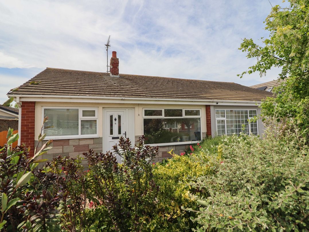 6 Bastion Close