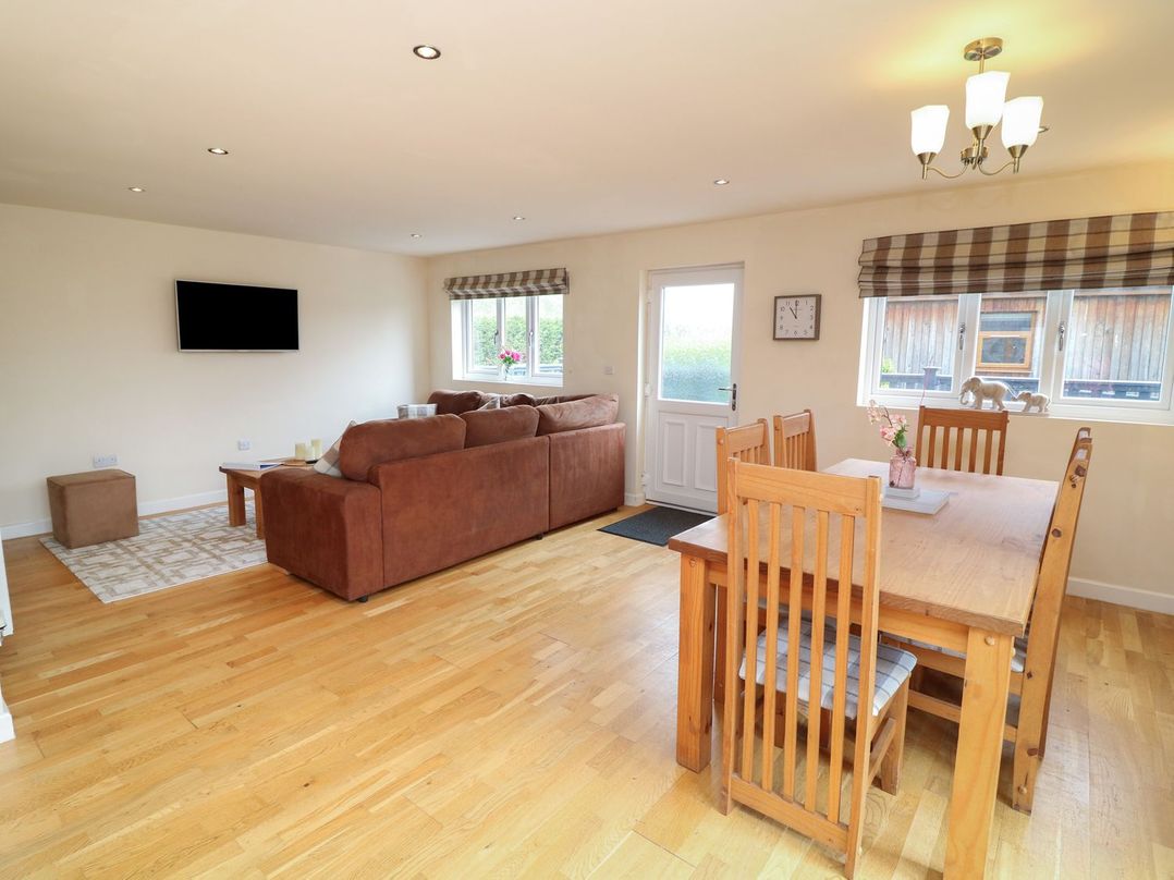 James Ville Marina Lodge 7