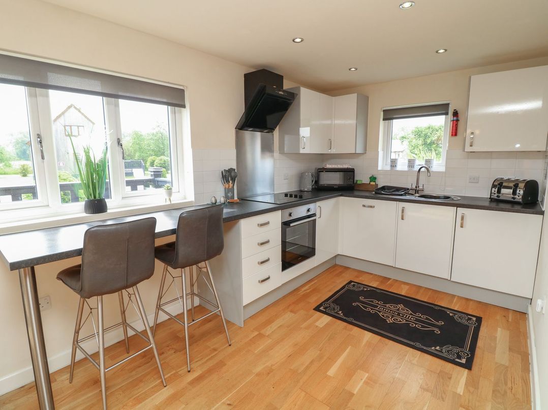 James Ville Marina Lodge 7