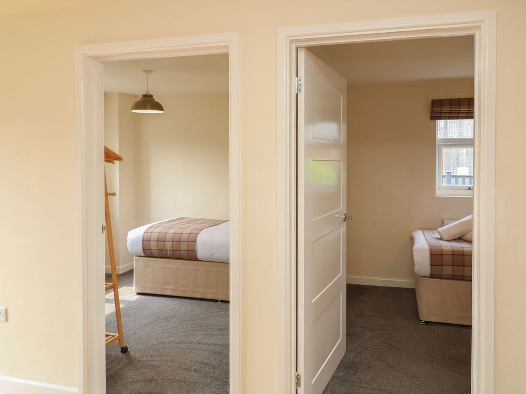 James Ville Marina Lodge 8