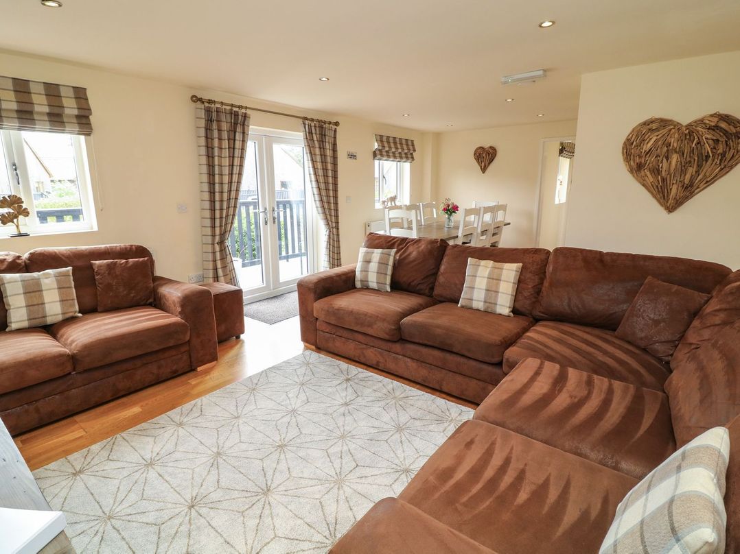 James Ville Marina Lodge 9