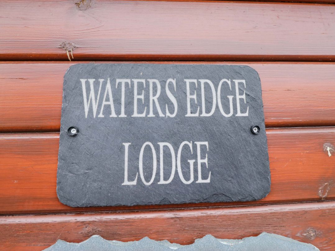 Waters Edge Lodge