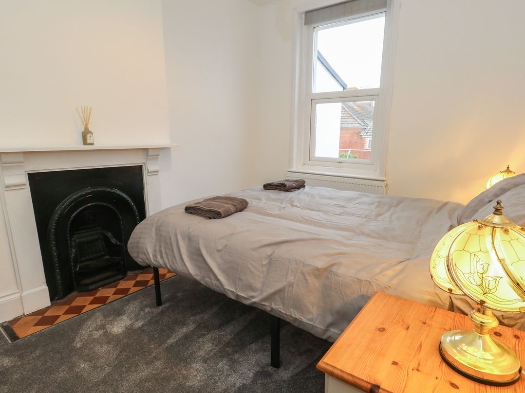 93 Abbotsbury Road