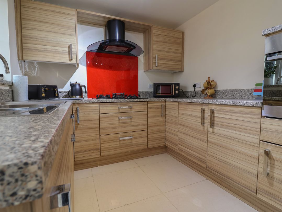 31 Llys Ogwen