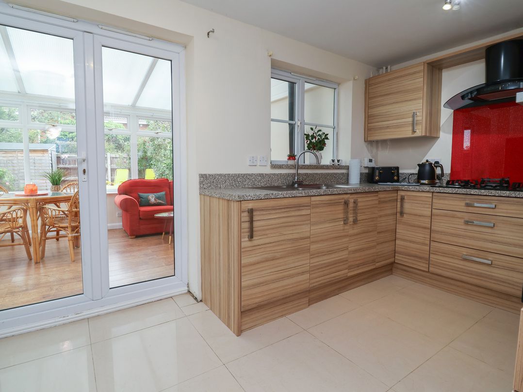 31 Llys Ogwen