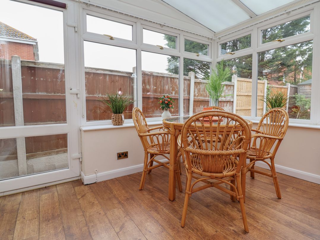 31 Llys Ogwen