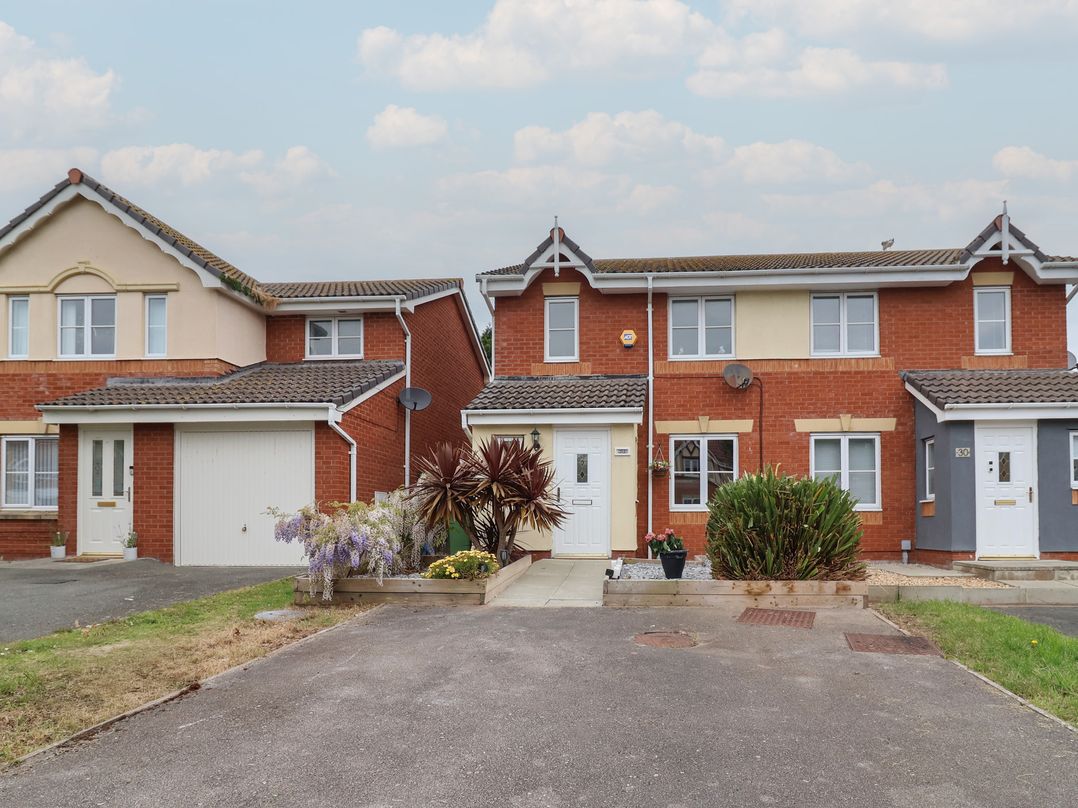 31 Llys Ogwen