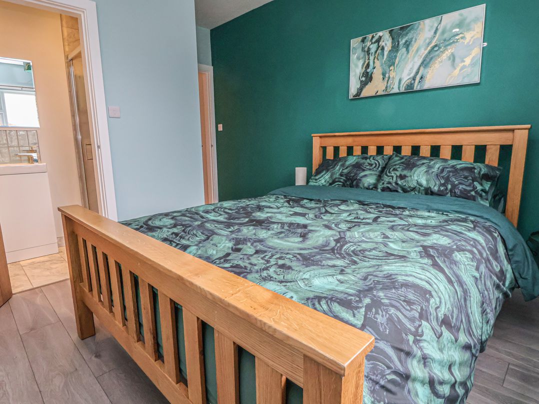 Mike’s Place On The Cove