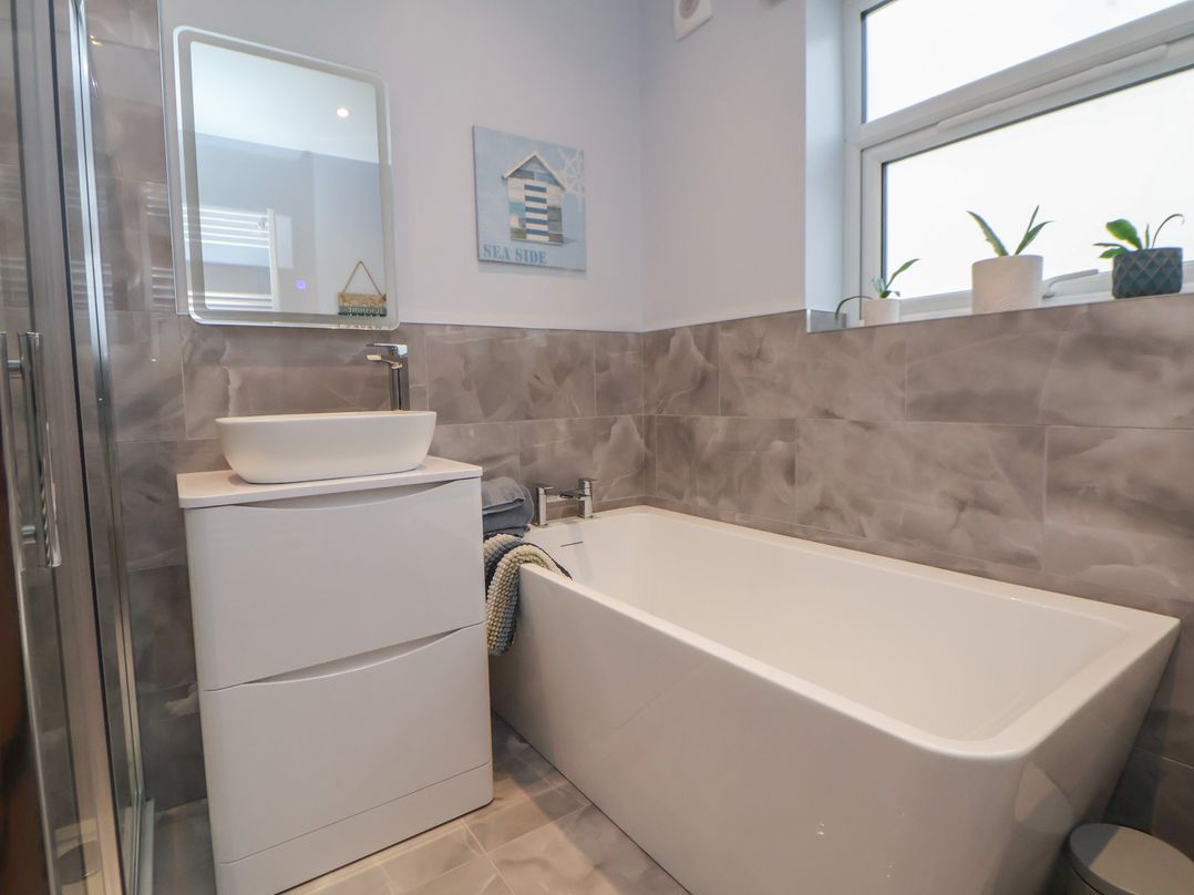 Mike’s Place On The Cove