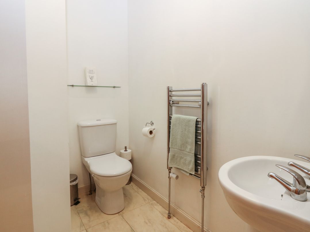 Pincerna Apartment Suite 1a