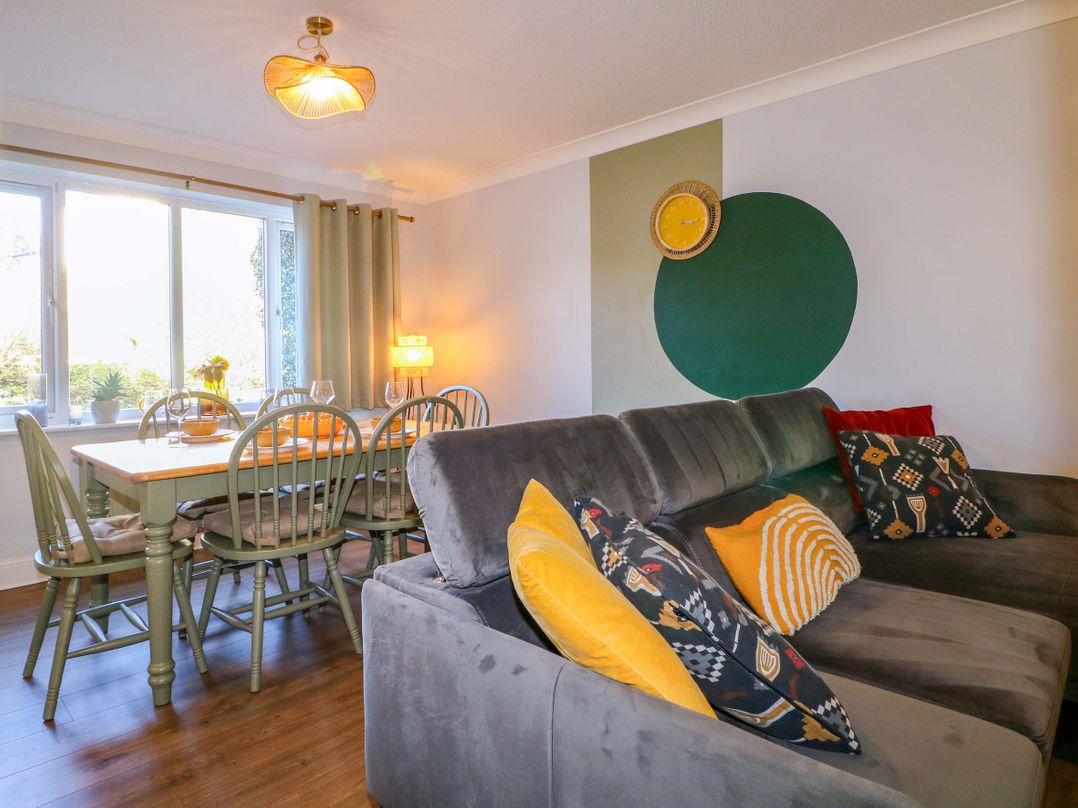 Farnham Park Apartment