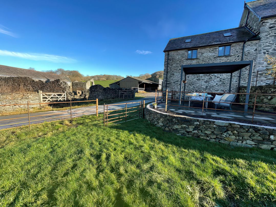 The Old Cartshed | Yr Hen Gwt Cart