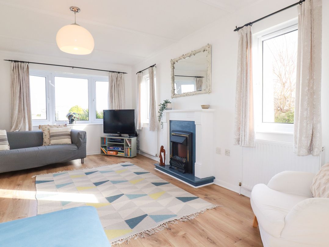 Ms Merryn 37 St. Cadocs