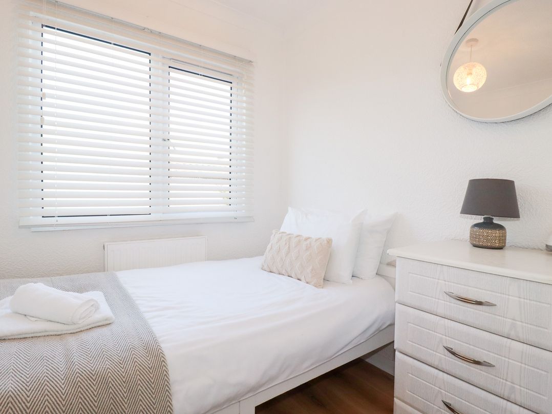 Ms Merryn 37 St. Cadocs