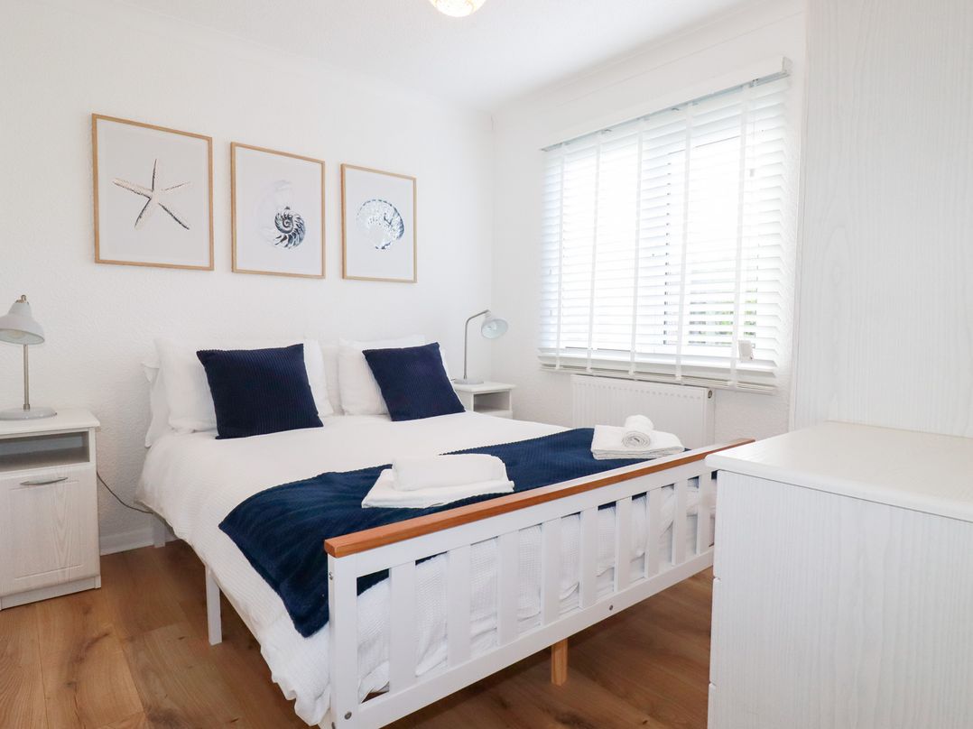 Ms Merryn 37 St. Cadocs