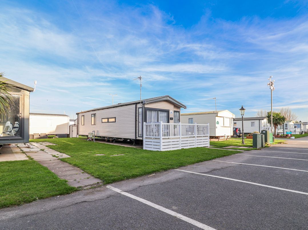 Dog friendly holiday cottage in Rhyl, sleeps 6