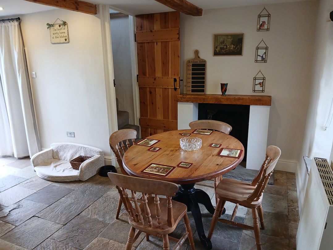 4 Oak Cottages