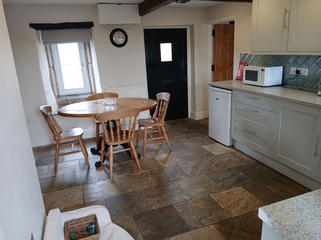 4 Oak Cottages