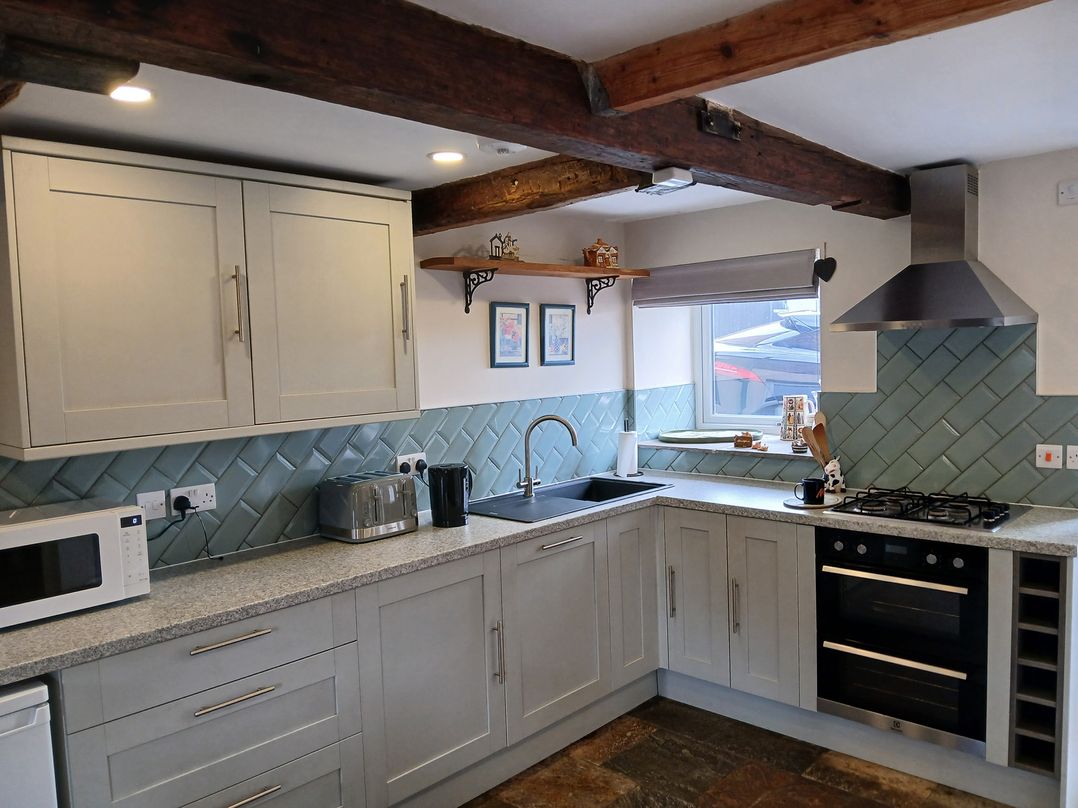 4 Oak Cottages